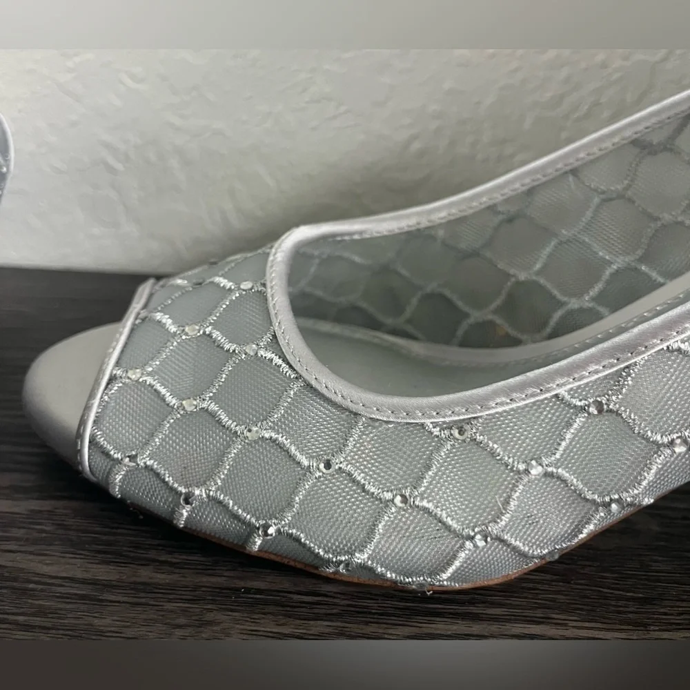 Alex Marie Embellished Silver Mesh Peep-Toe Pumps,‎ Size 8.5M - Picture 9 of 10